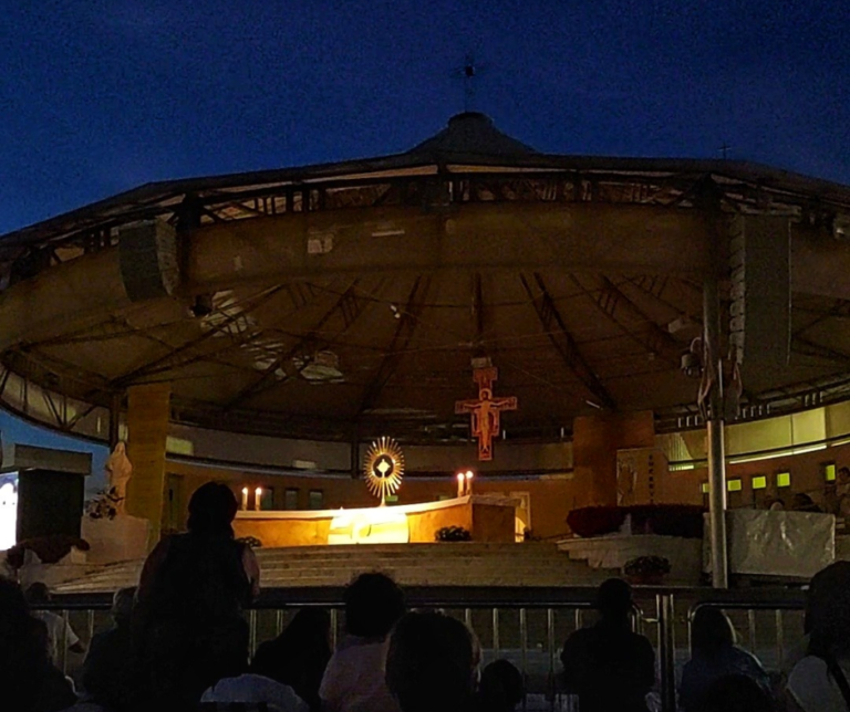 Krunica Presvetom Oltarskom Sakramentu