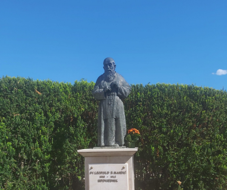 Kip sv. Leopolda Bogdana Mandića u Međugorju