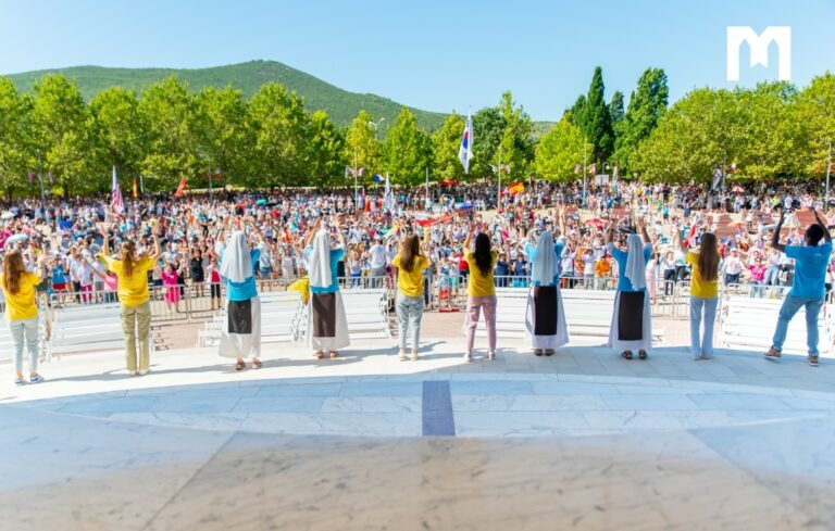 Treći dan 34. Mladifesta: Kateheza s. Matije Pačar, predstavljanje Majčinog sela, svjedočanstva, molitva…