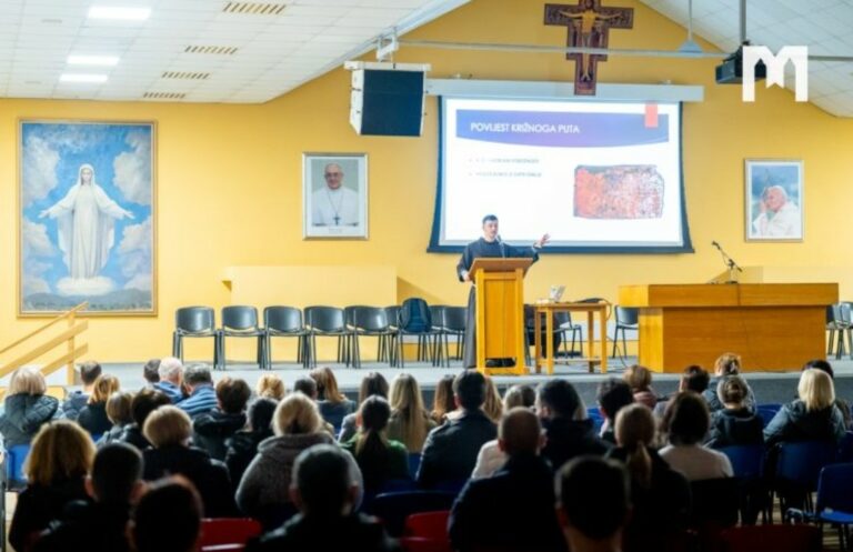 U drugoj korizmenoj katehezi srijedom fra Zvonimir Pavičić govorio o pobožnosti križnoga puta