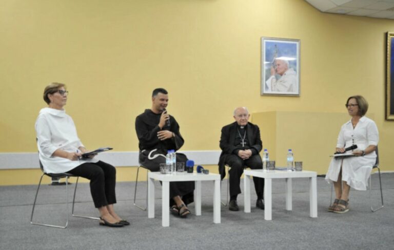 Fra Zvonimir Pavičić i nadbiskup Aldo Cavalli najavili 35. Mladifest: Papa dobro važnost ovog mjesta i ovog susreta